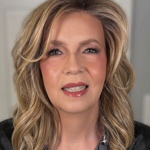 Meet your Posher, Lorri